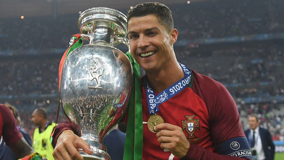 Cầu thủ bóng đá Cristiano Ronaldo tại mùa giải Euro Cup 2016