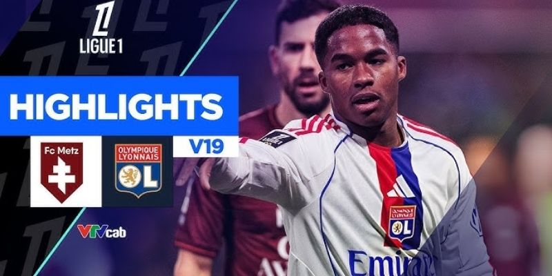 Các tiền vệ của Lyon