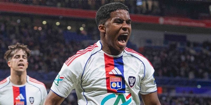 Cầu thủ Lyon thi đấu cho Pháp