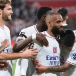 Nội bộ Lyon mâu thuẫn